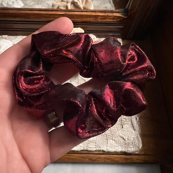 SET OF 5 Classic Solid Colors Hair Scrunchies White Eyelet, Metallic Red, Denim - Picture 4 of 6